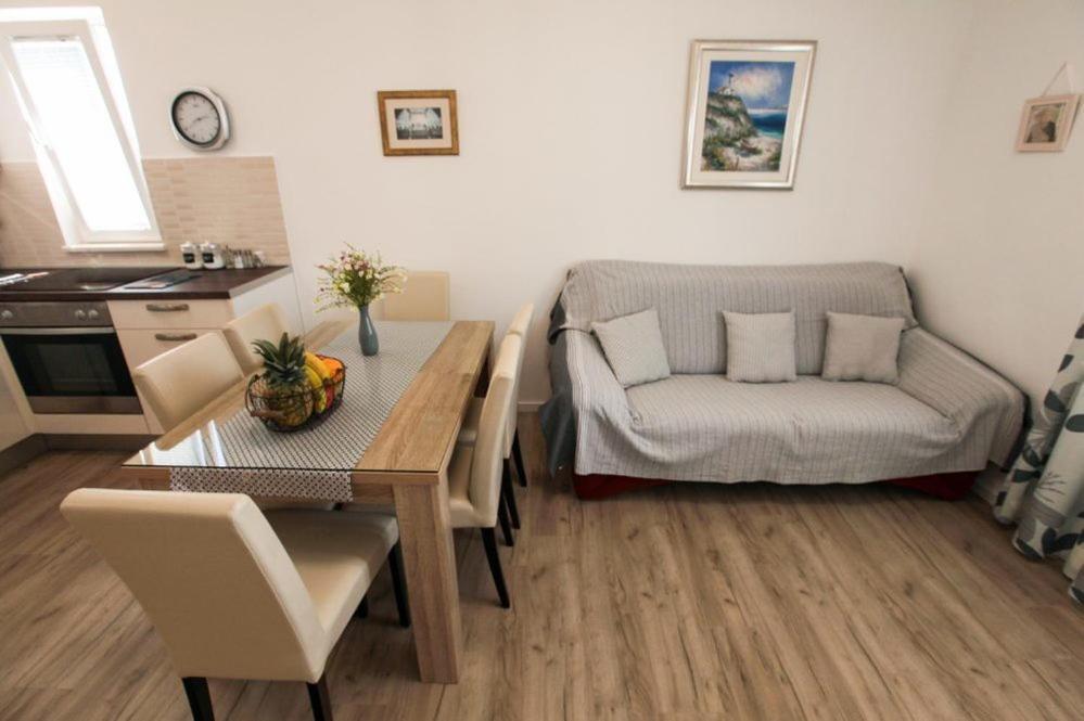 Apartments Luka روغوزنيكا المظهر الخارجي الصورة