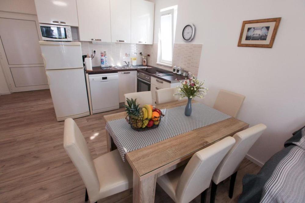 Apartments Luka روغوزنيكا المظهر الخارجي الصورة