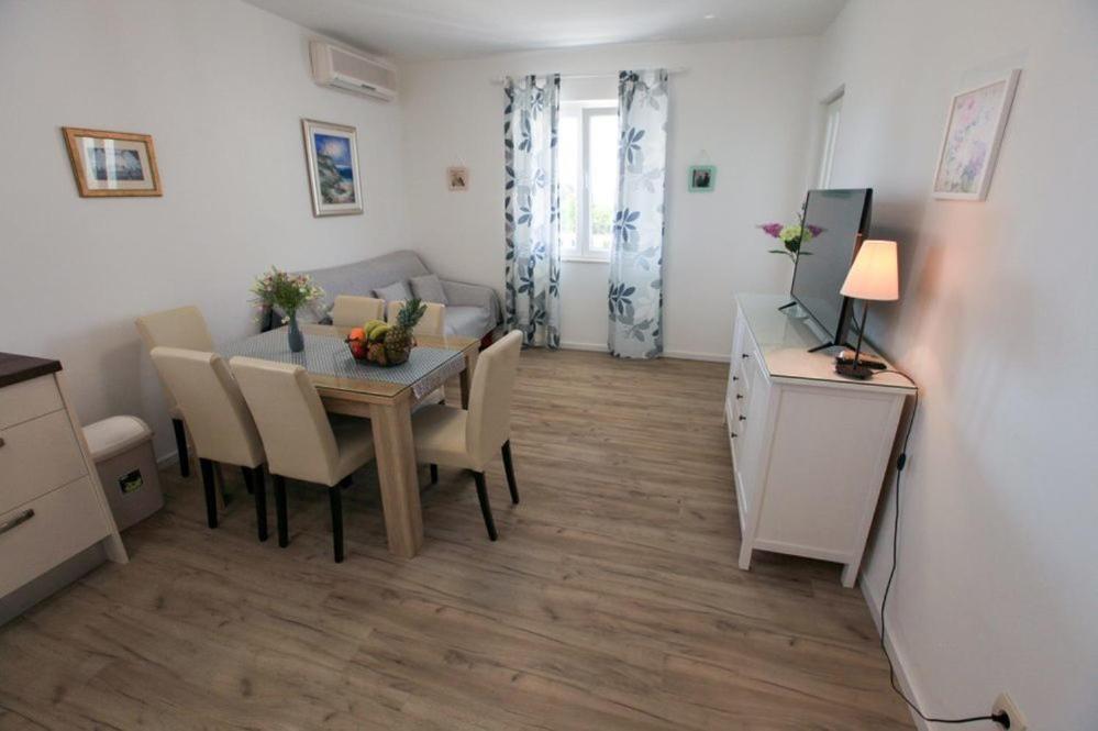 Apartments Luka روغوزنيكا المظهر الخارجي الصورة